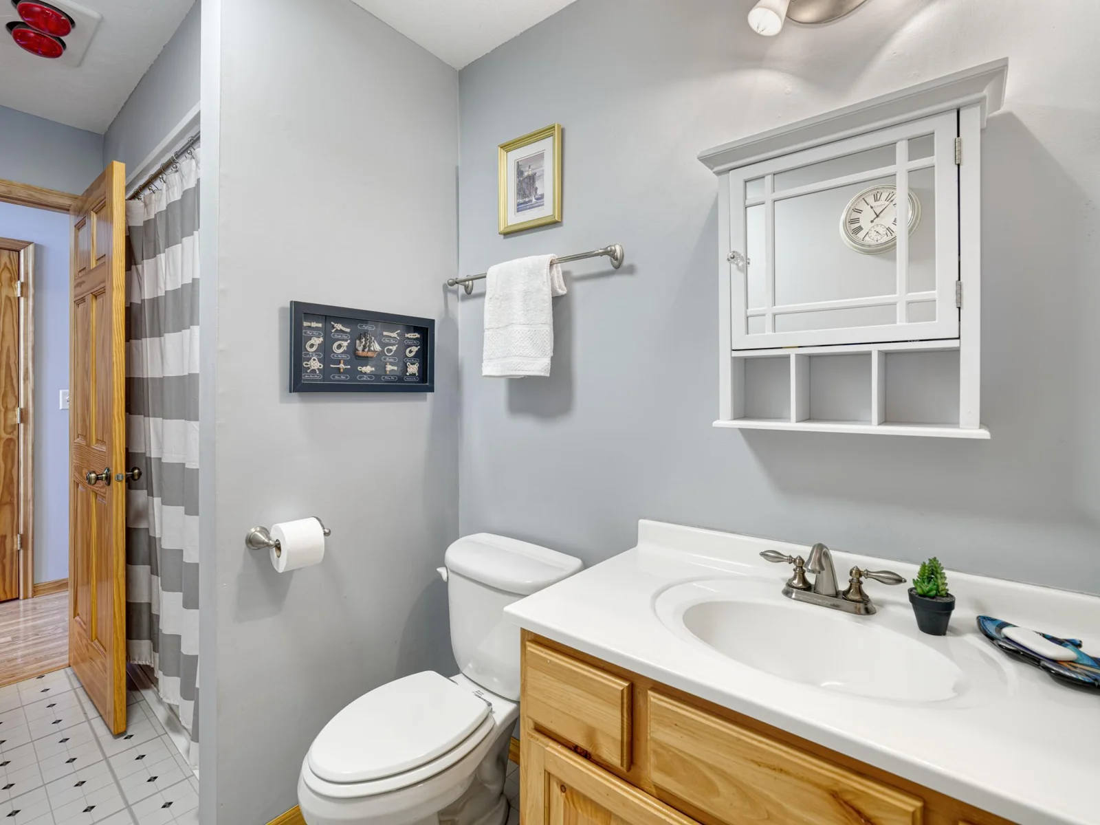 Main floor full bath