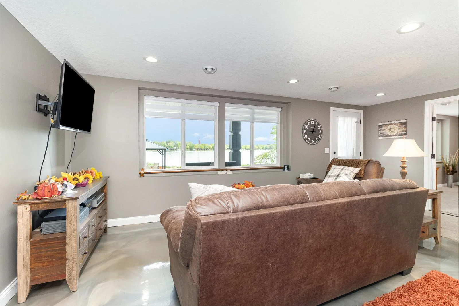 Living room offers great lake views as well