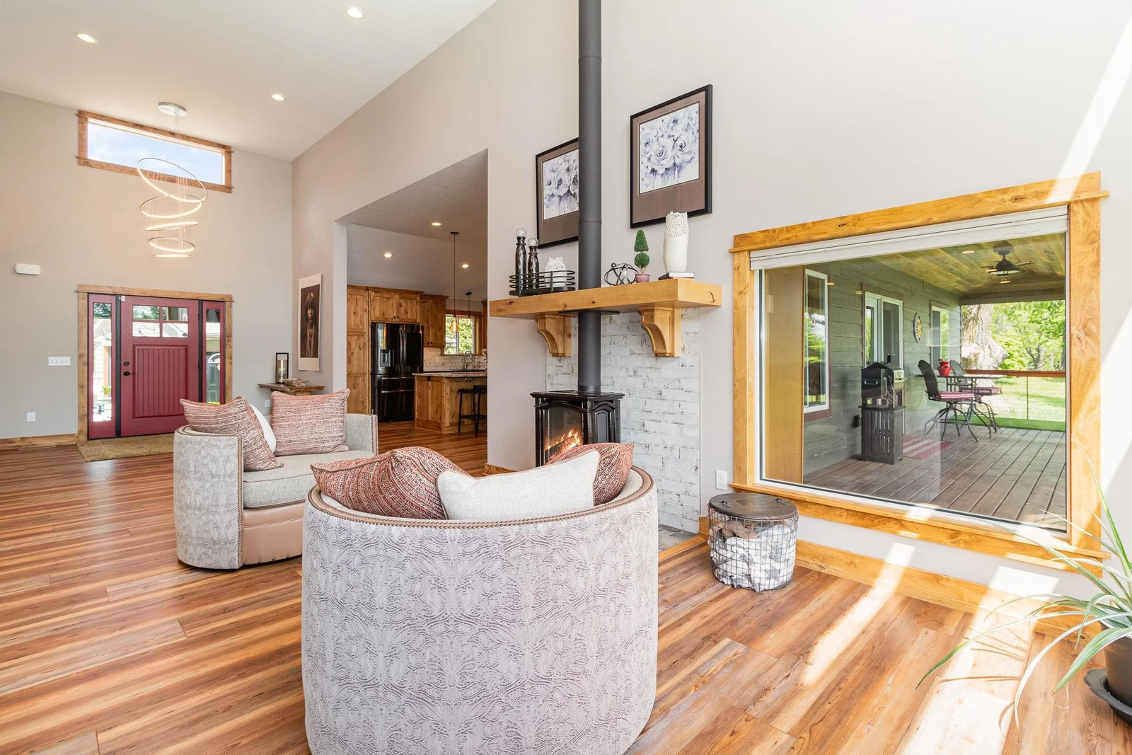 Stand alone gas fire place is perfect for keeping you cozy on the cold winter evenings