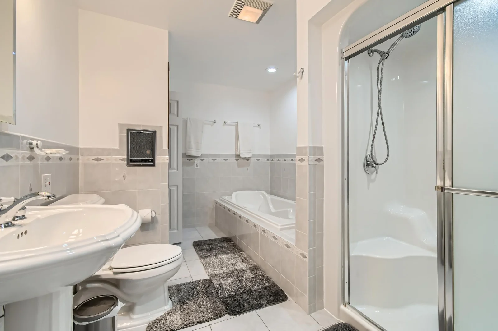 2nd Floor Primary Bathroom