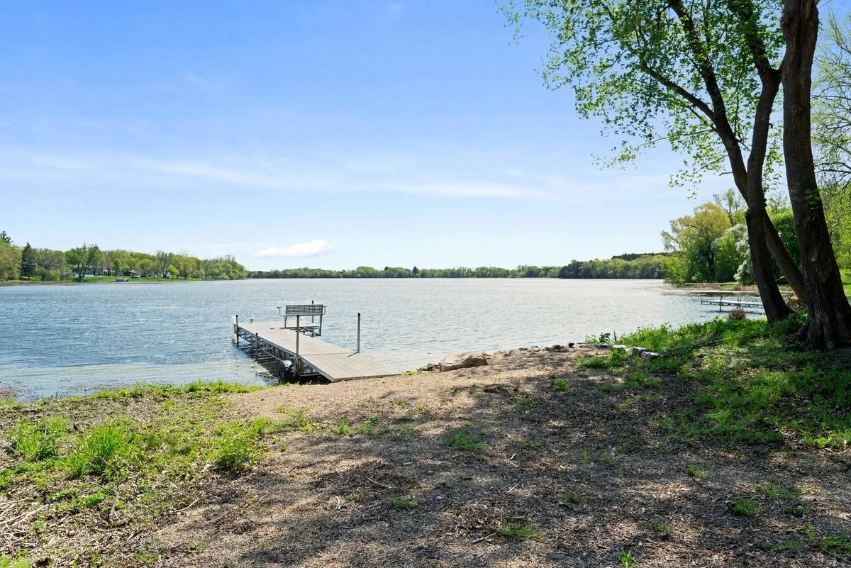 Whether you’re relaxing on the deck or heading out for a day on the water, this is your perfect lakeside haven.
