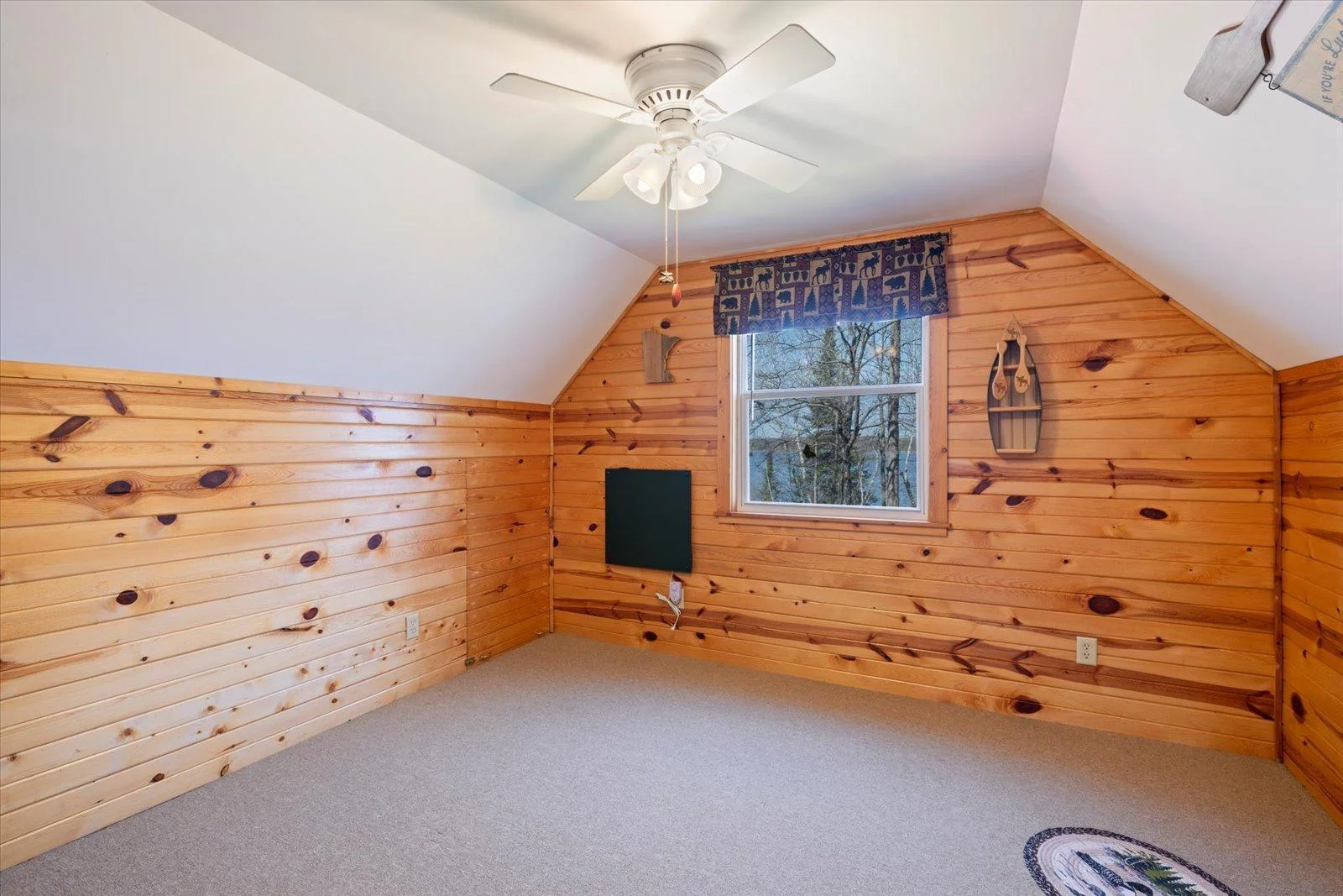Upstairs Bedroom 2