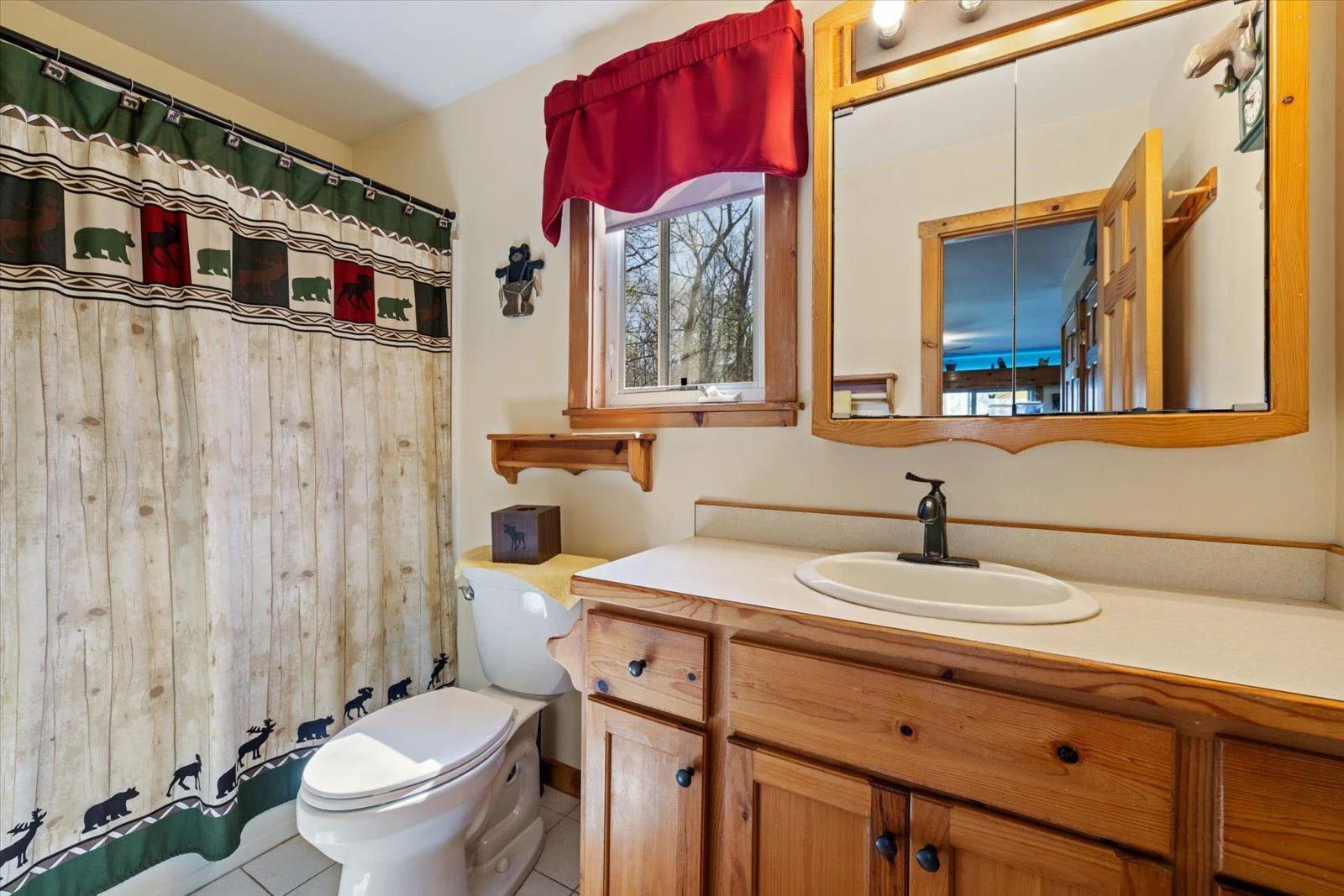 Main Floor Full Bath