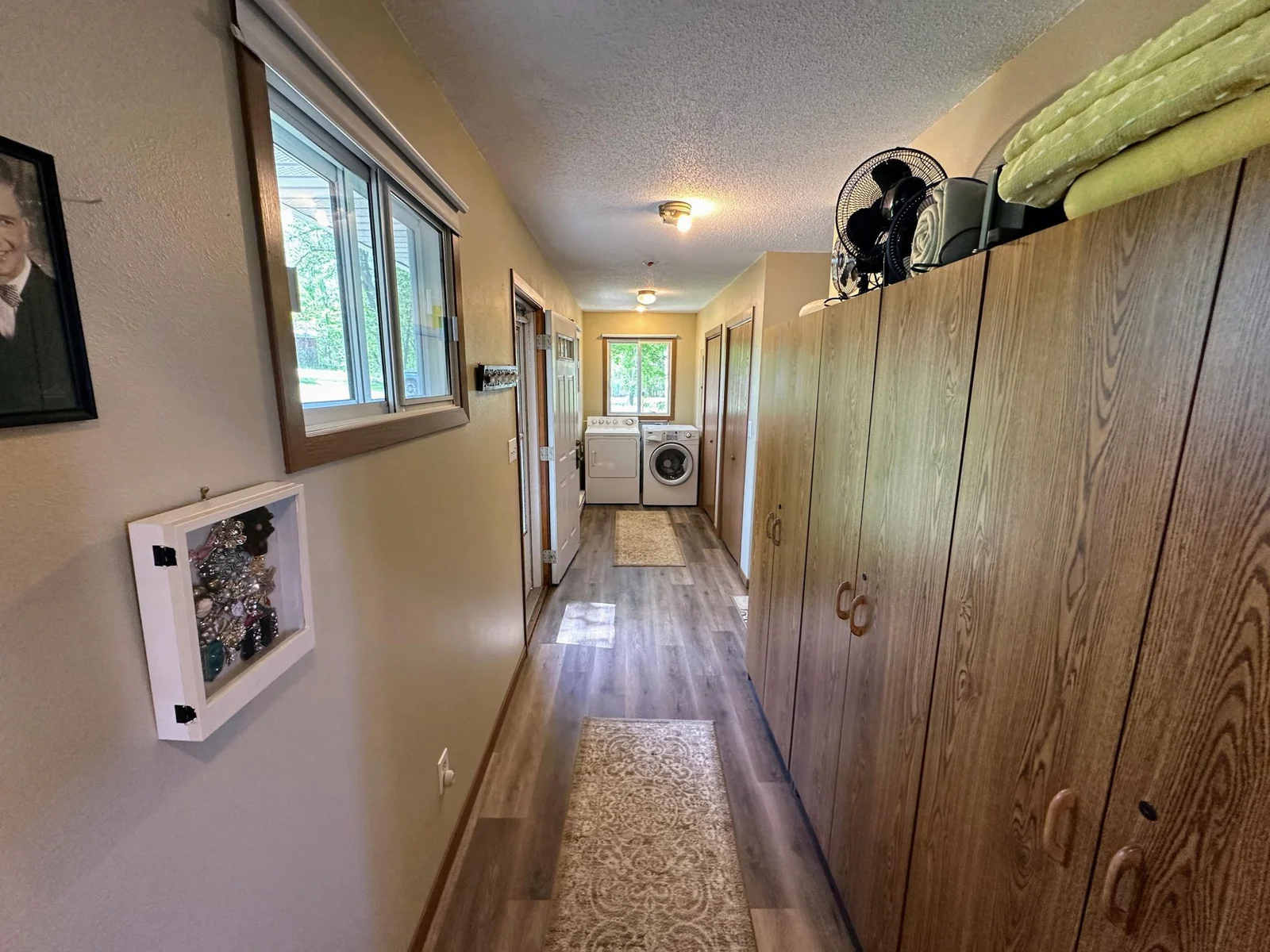 Hall/Laundry
