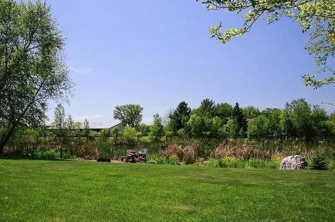Thumbnail photo 5