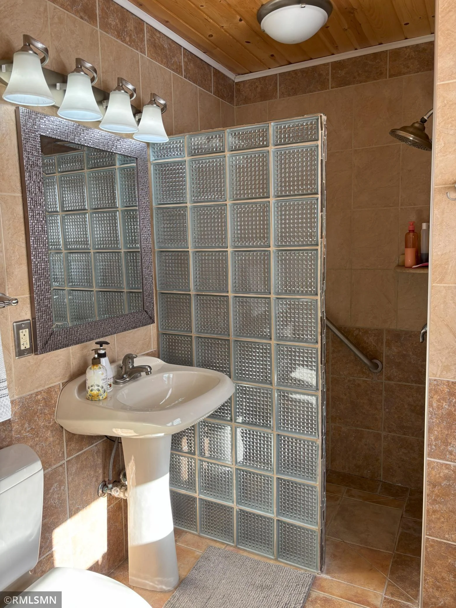 3/4 bath with shower
