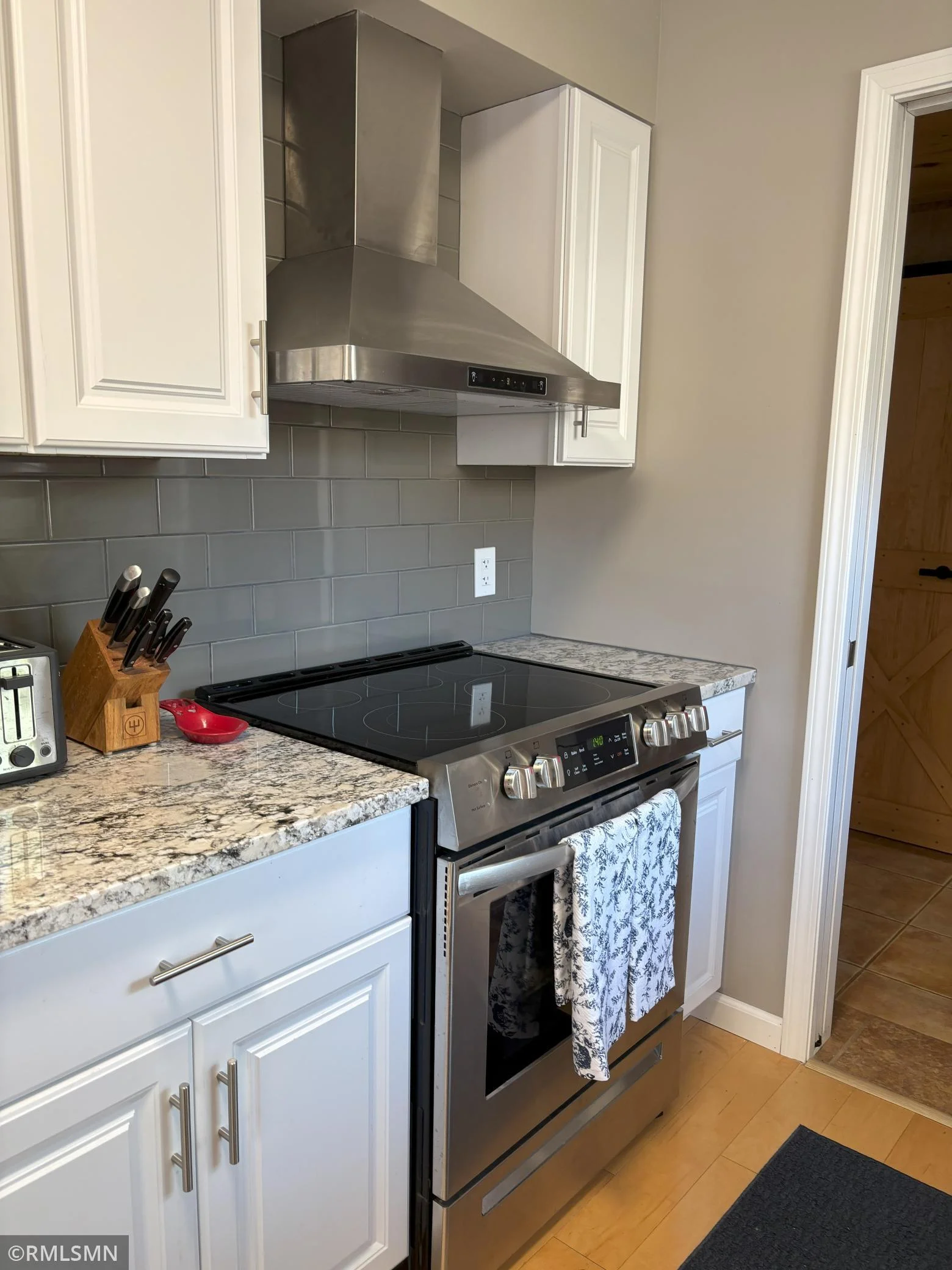 New electric stove