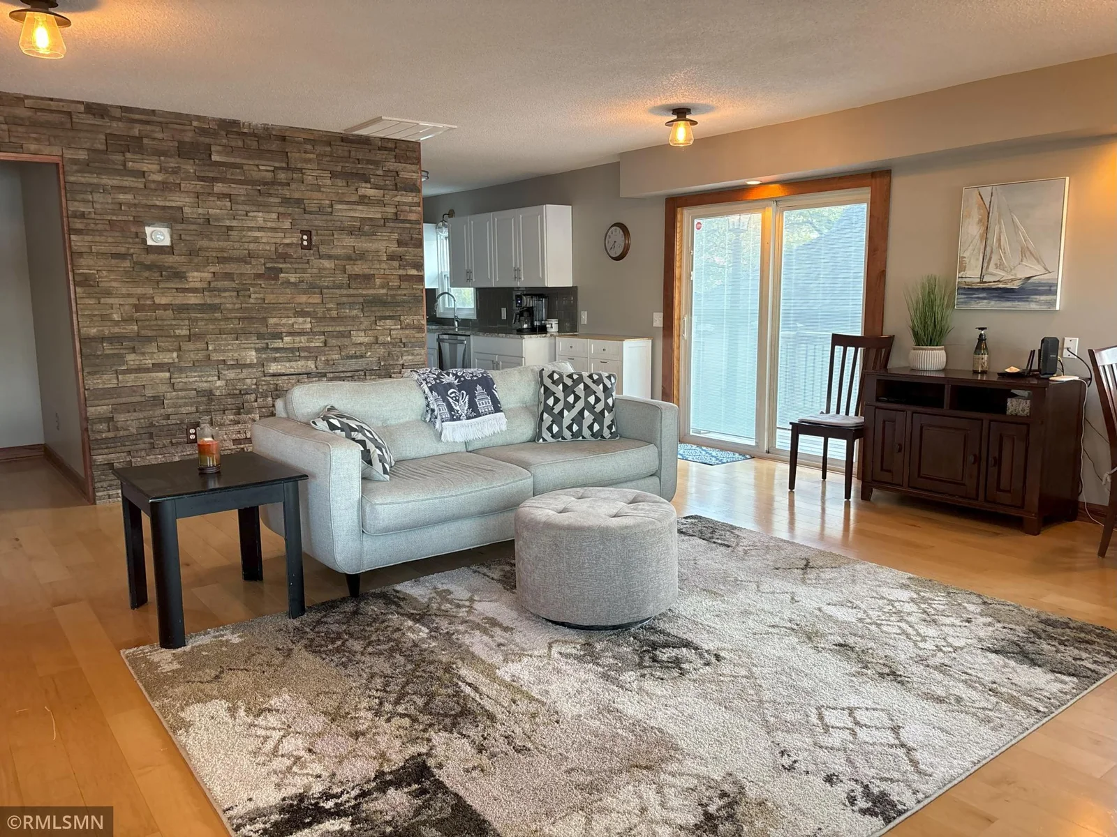 Great living space for entertaining, relaxing and enjoying