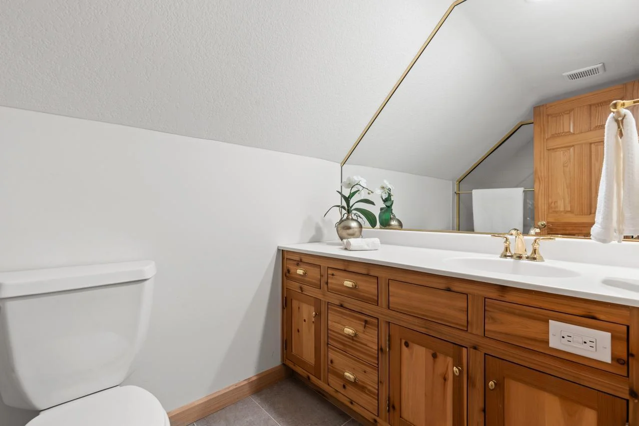 Upper-Level Junior Suite