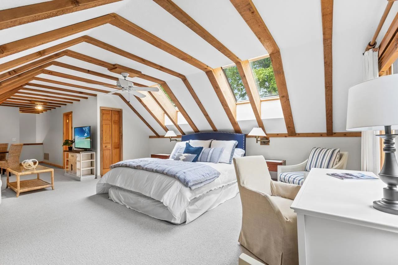 Upper-Level Junior Suite
