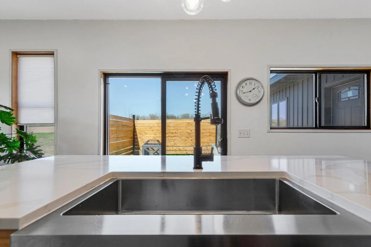 31 Kitchen.jpg