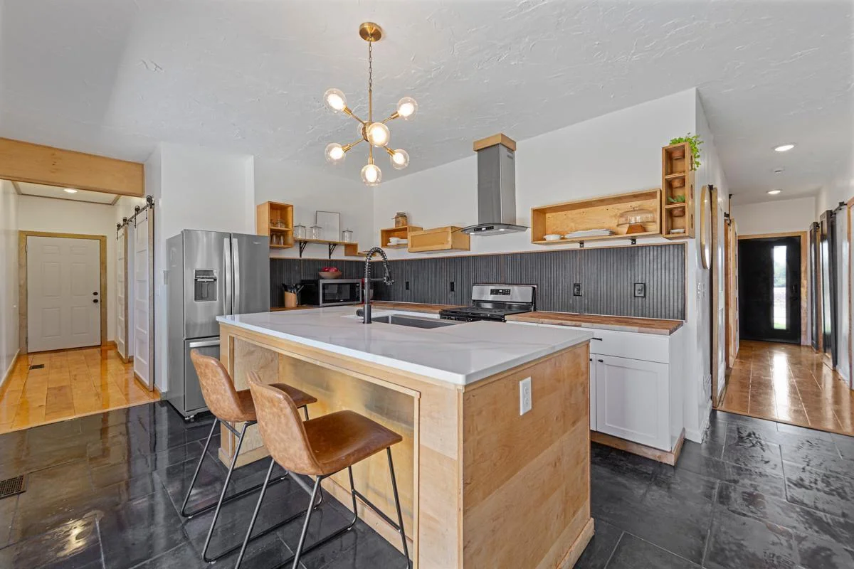 26 Kitchen.jpg