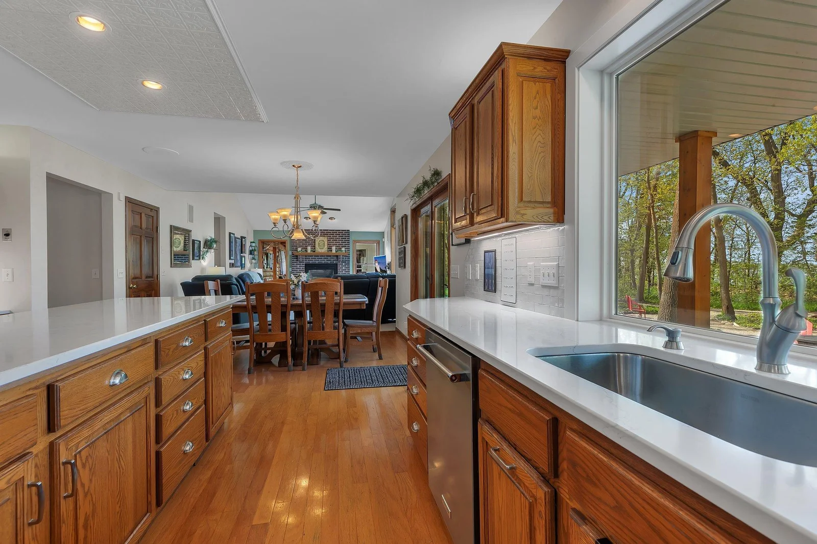Bright and airy kitchen!