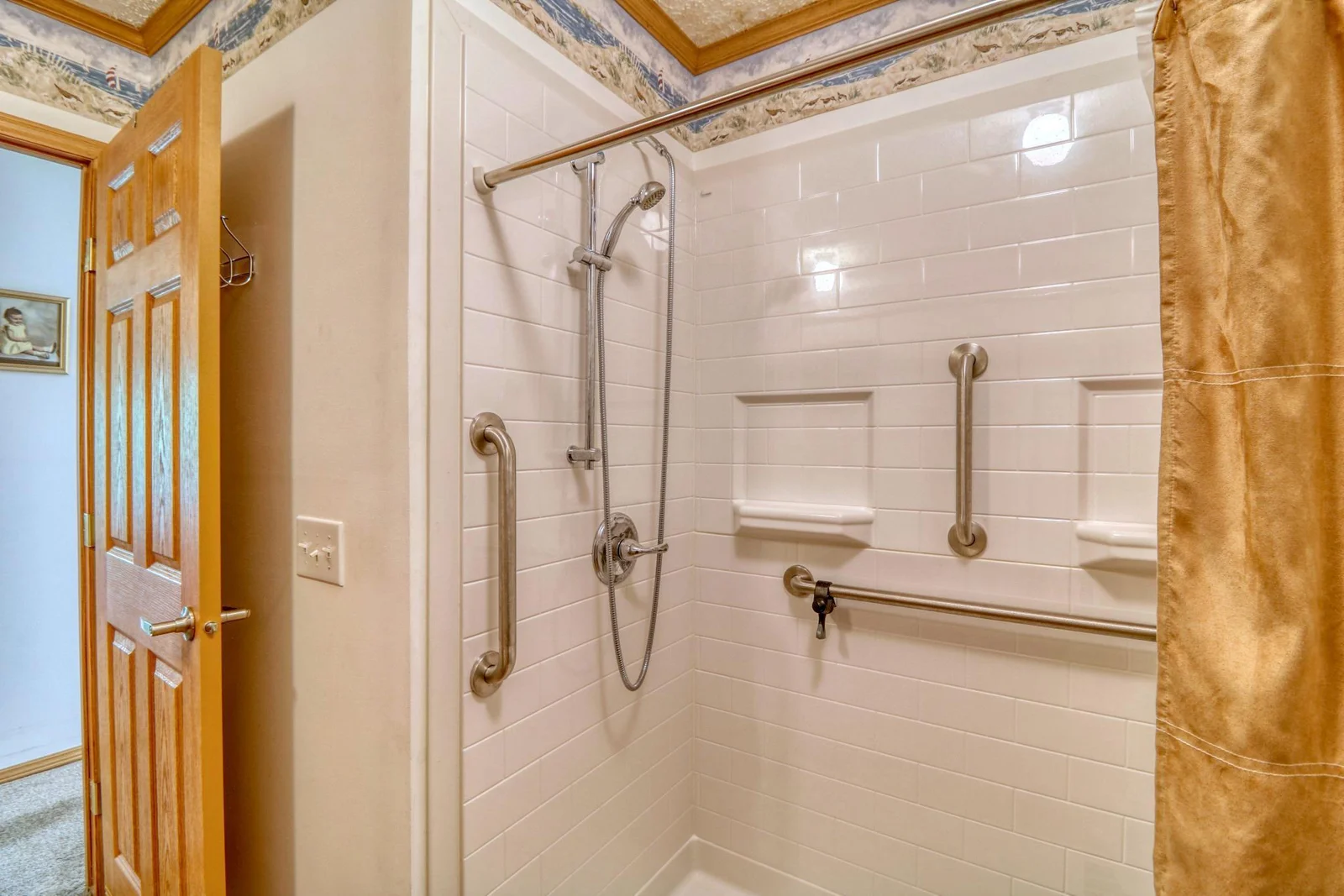 Bathroom1_2.jpg
