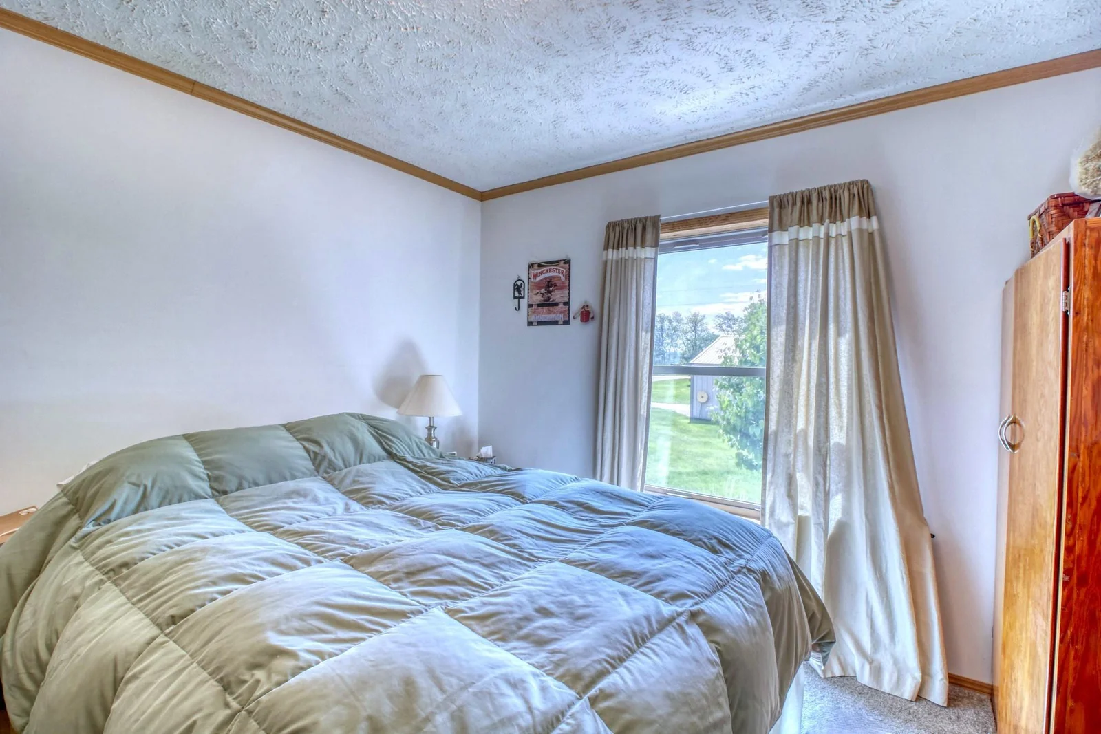Bedroom1_2.jpg