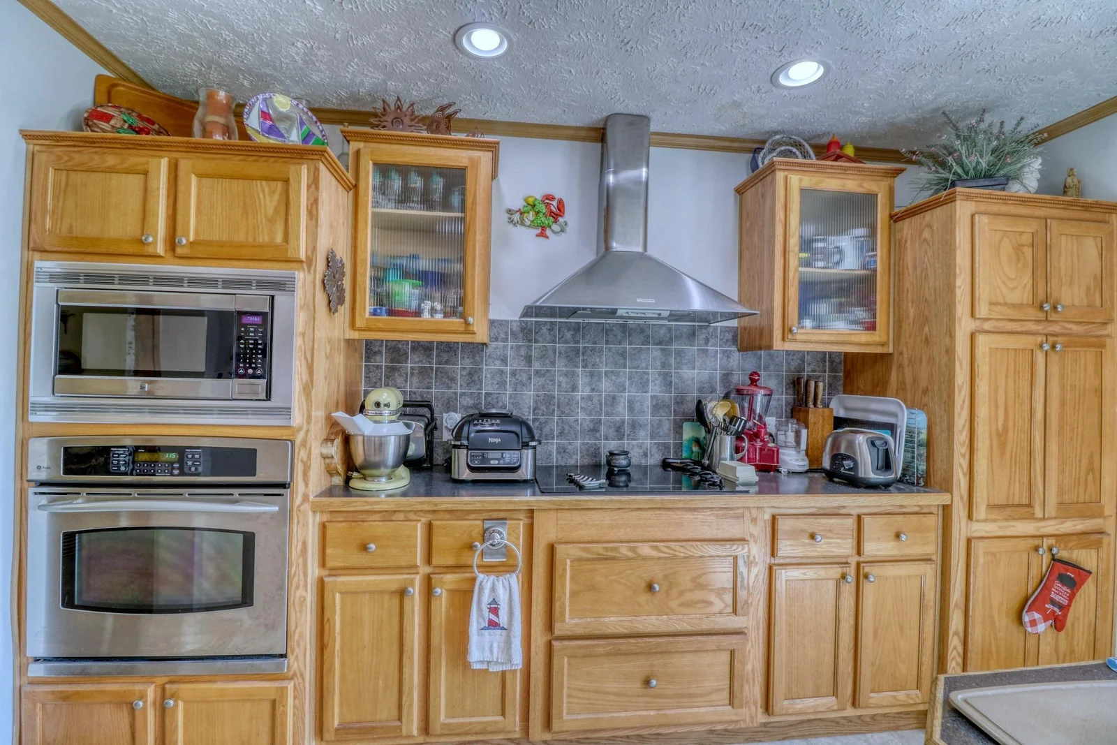 Kitchen1_2.jpg