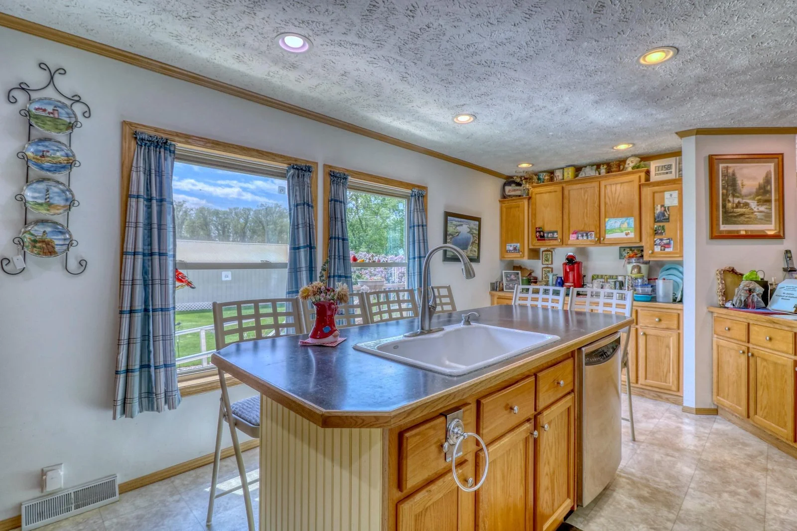 Kitchen1_3.jpg