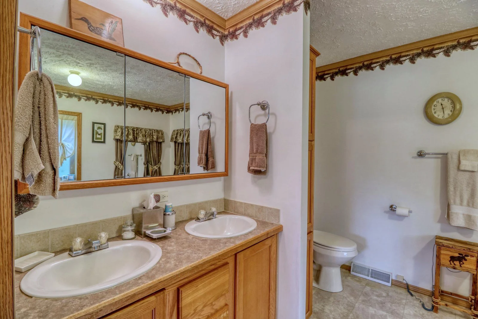 Primary Bathroom1_0.jpg