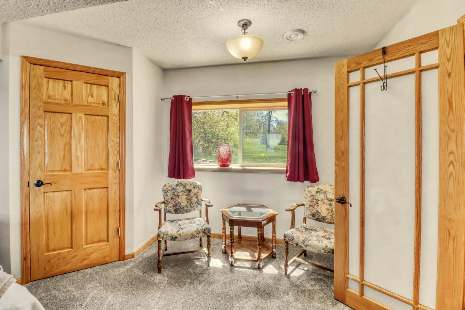 Basement Bedroom1_4.JPG