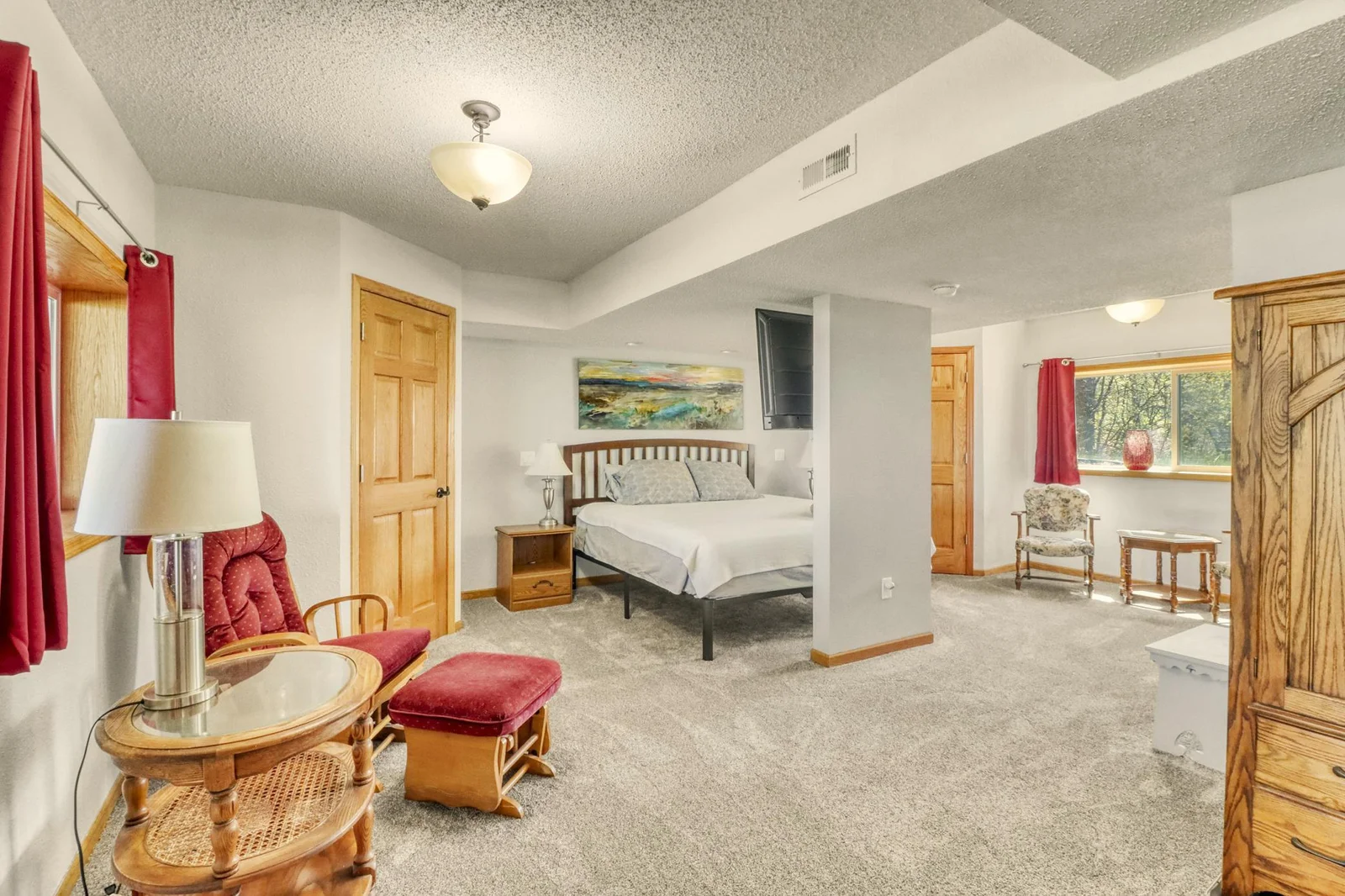 Basement Bedroom1_1.JPG