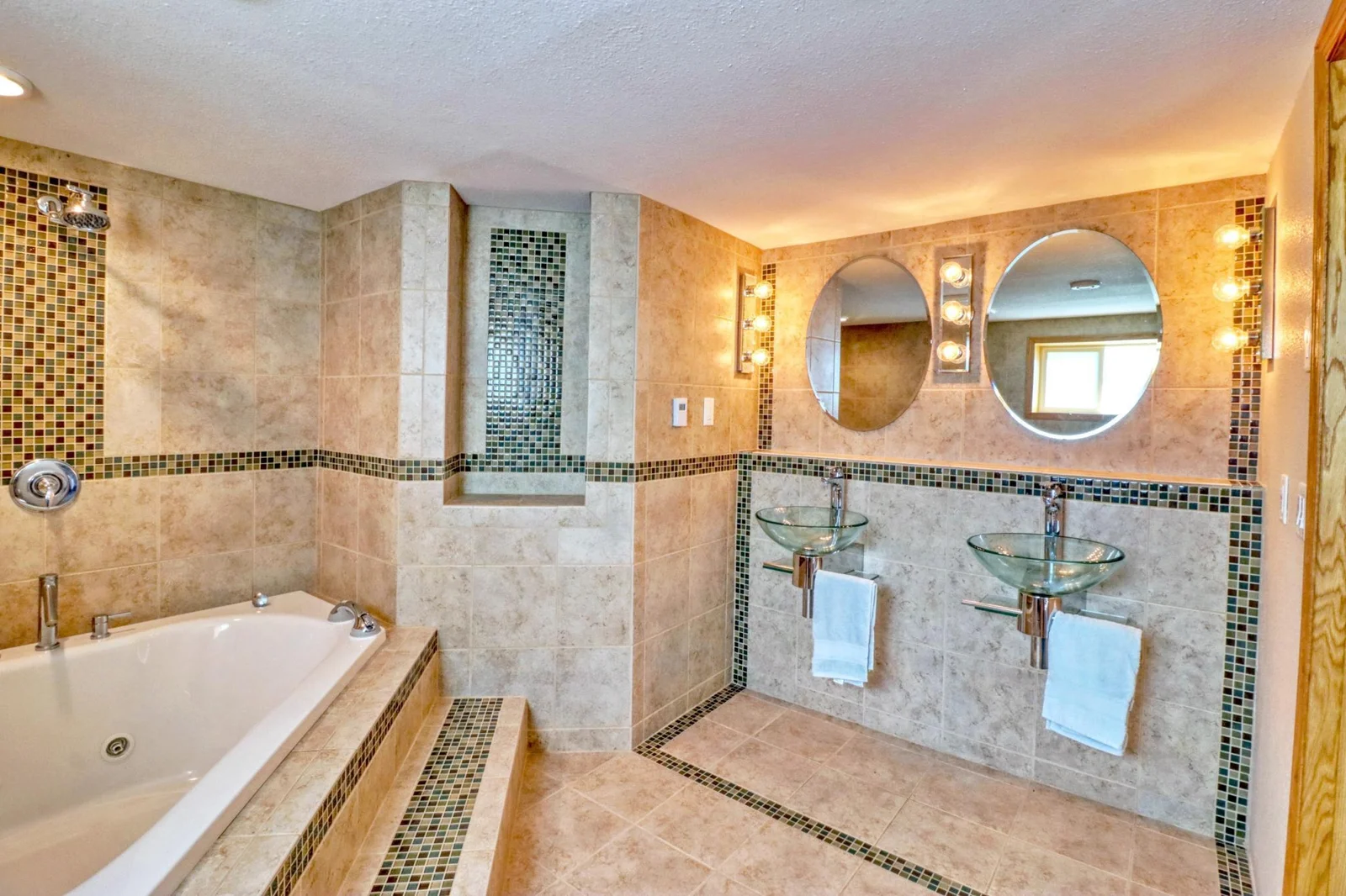 Basement Bathroom1_3.JPG