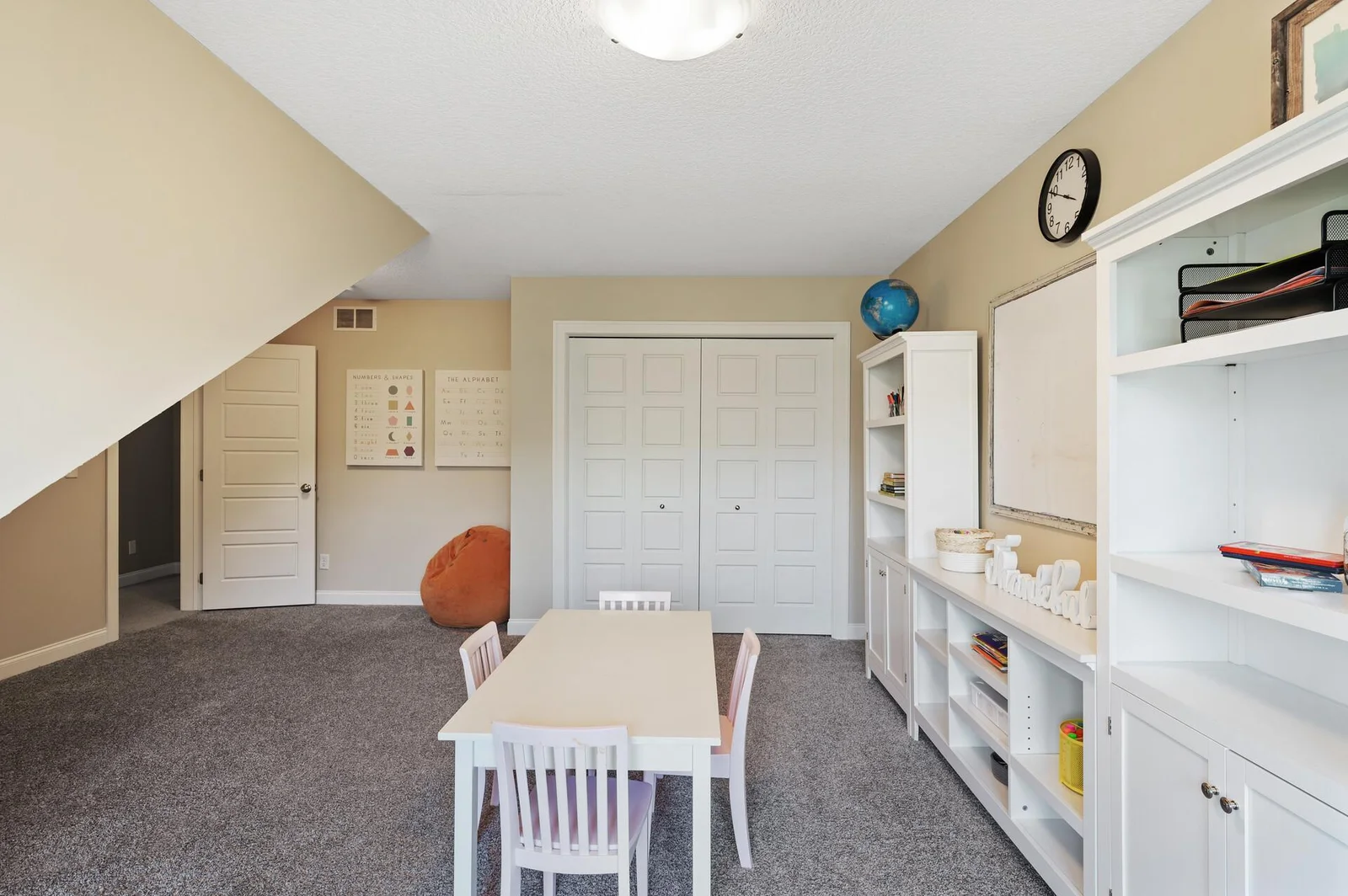 The generous bonus room (21' x 16') offers endless flexibility to meet your lifestyle needs. Whether you're looking for a fourth bedroom, a dedicated homeschool space, a personal fitness studio, or a creative hobby room, this light-filled area is rea