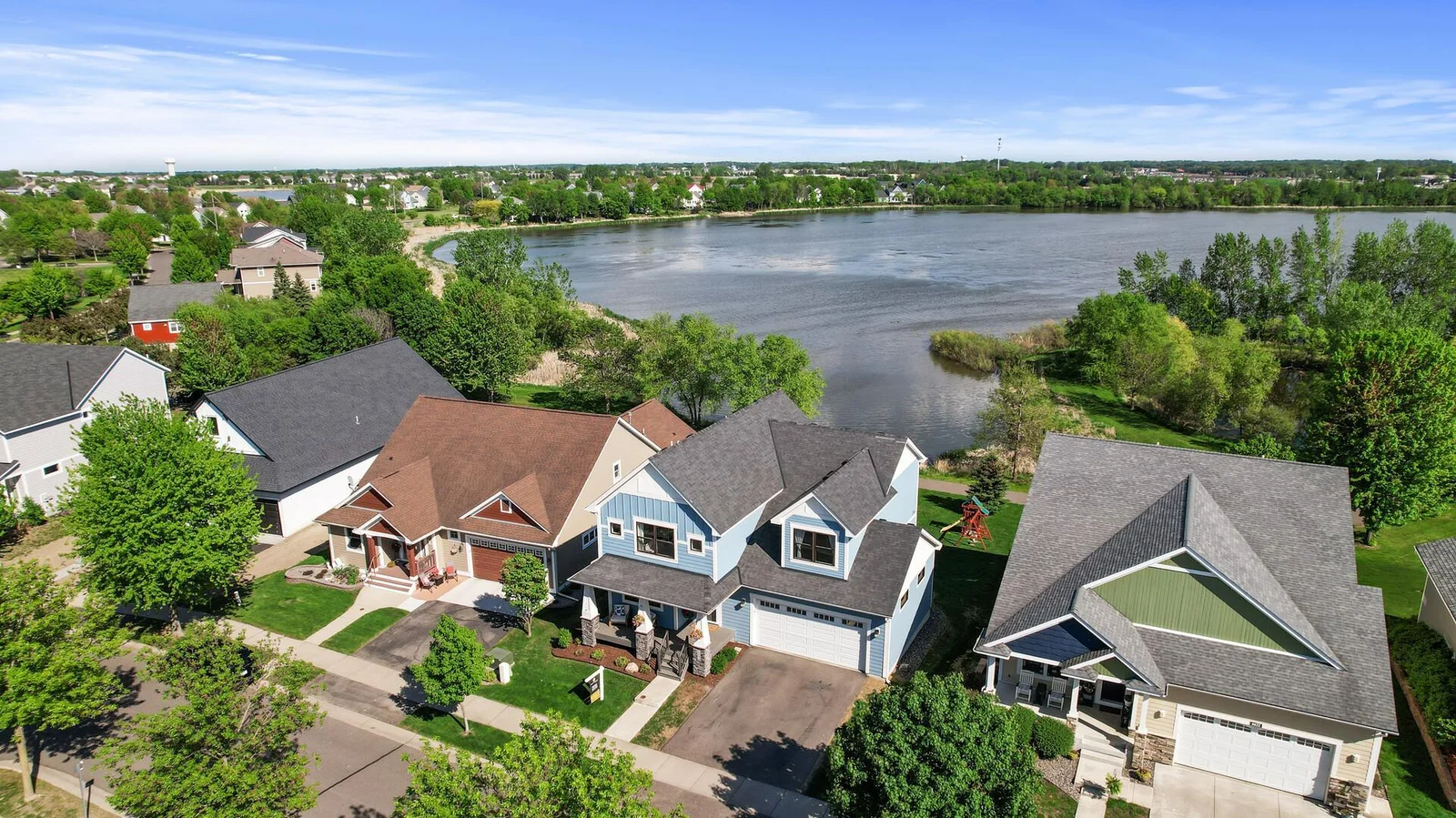 Welcome Home to 6644 Lamplight Drive, Albertville MN