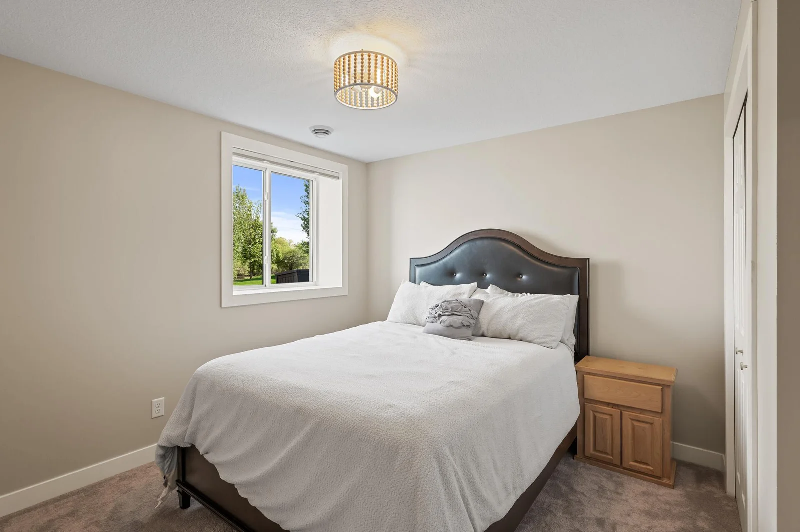 LL Bedroom #5