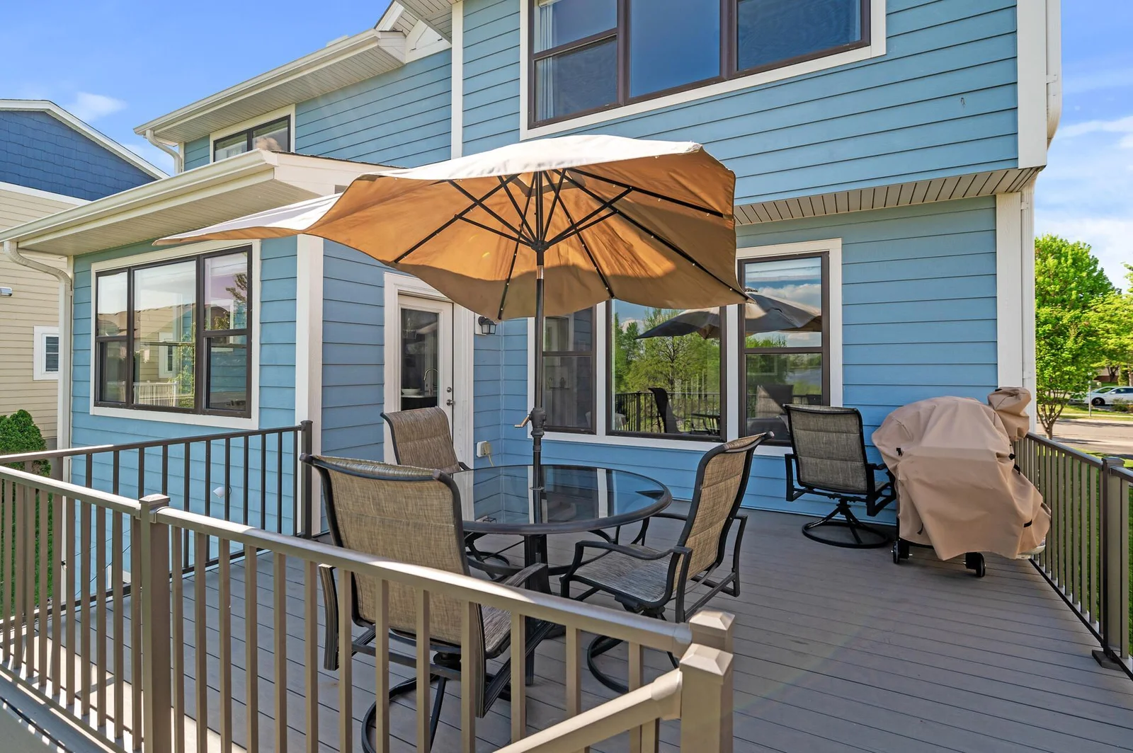 14' x 16' maintenance-free deck.