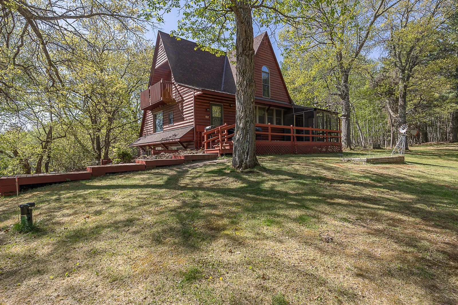 Great screen porch and deck.