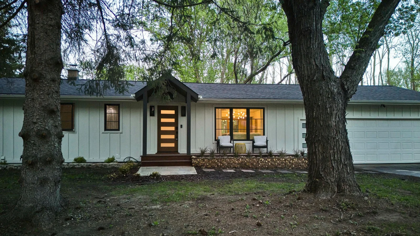 Nolan Front of the house_06.JPG