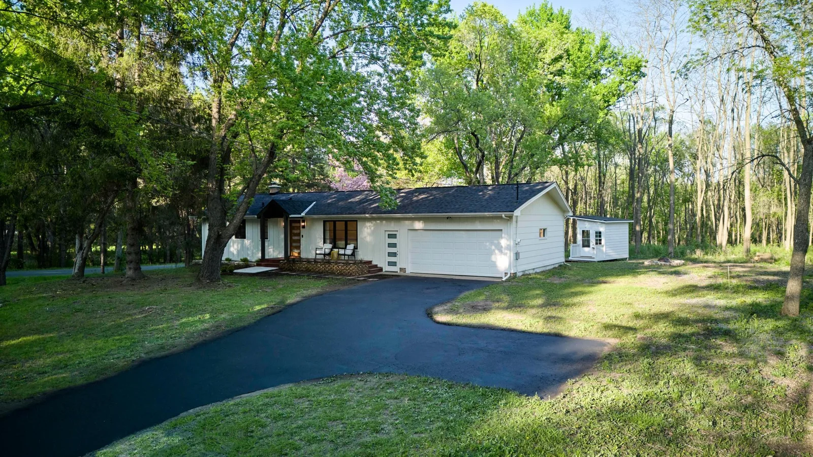 Nolan Front of the House_00.JPG