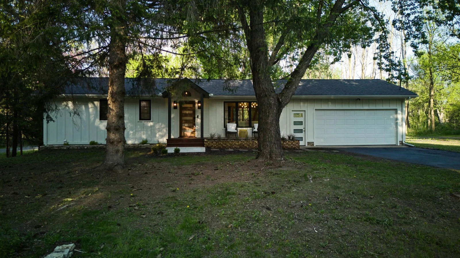 Nolan Front of the House_24.JPG