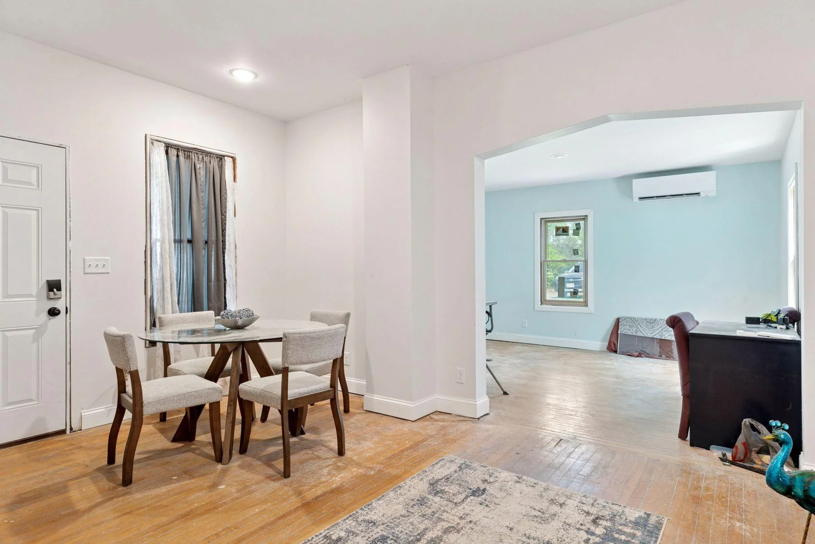 Perfect dining area and living room for comfortable and functional accommodations.