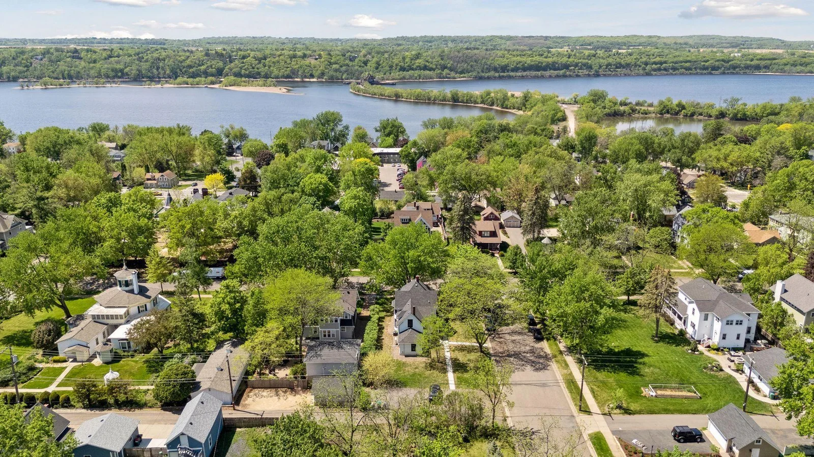 Looking towards the St. Croix River you can glimpse some of the gorgeous Victorian architecture that lines 3rd Street. That is the Octagon House Museum on the left!