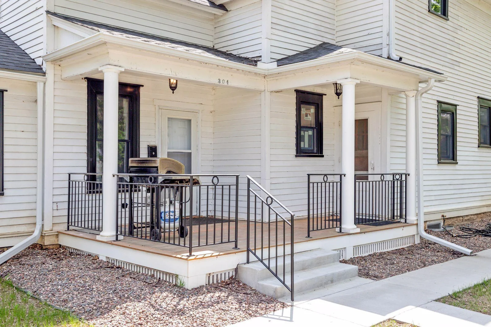 Walkout from living room of the Accessory Dwelling Unit right onto this amazing, totally restored side porch! This is a great place to barbecue or just have a seat and enjoy the enchanted ambiance of Hudson's 3rd Street!