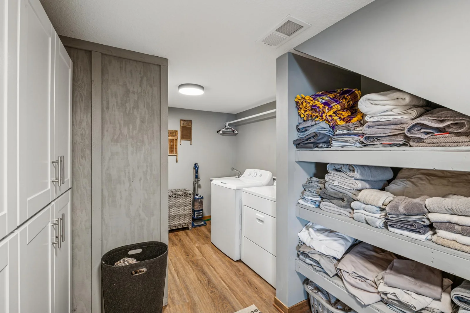 27_Interior (1).jpg