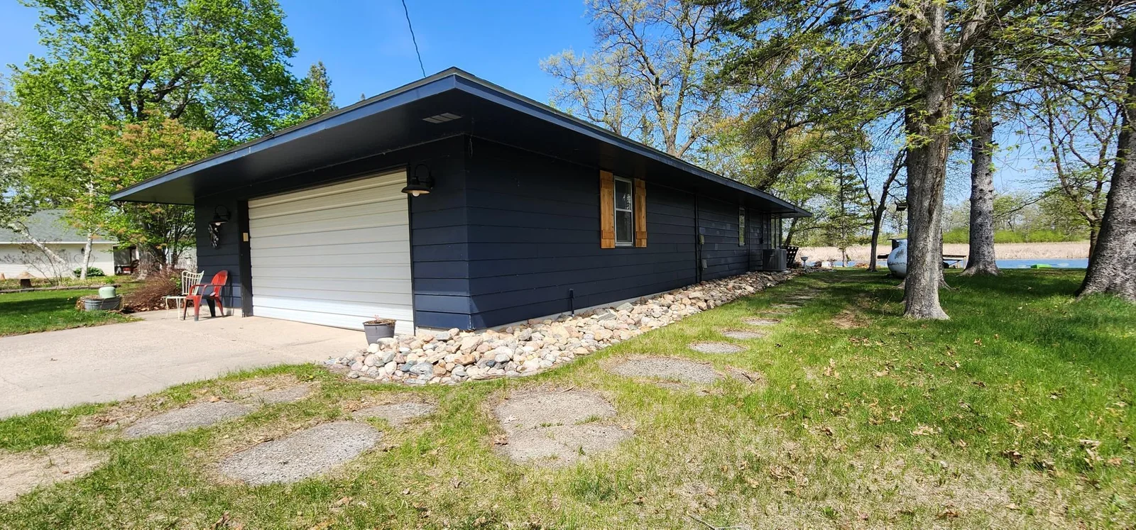 Garage / Side of house
