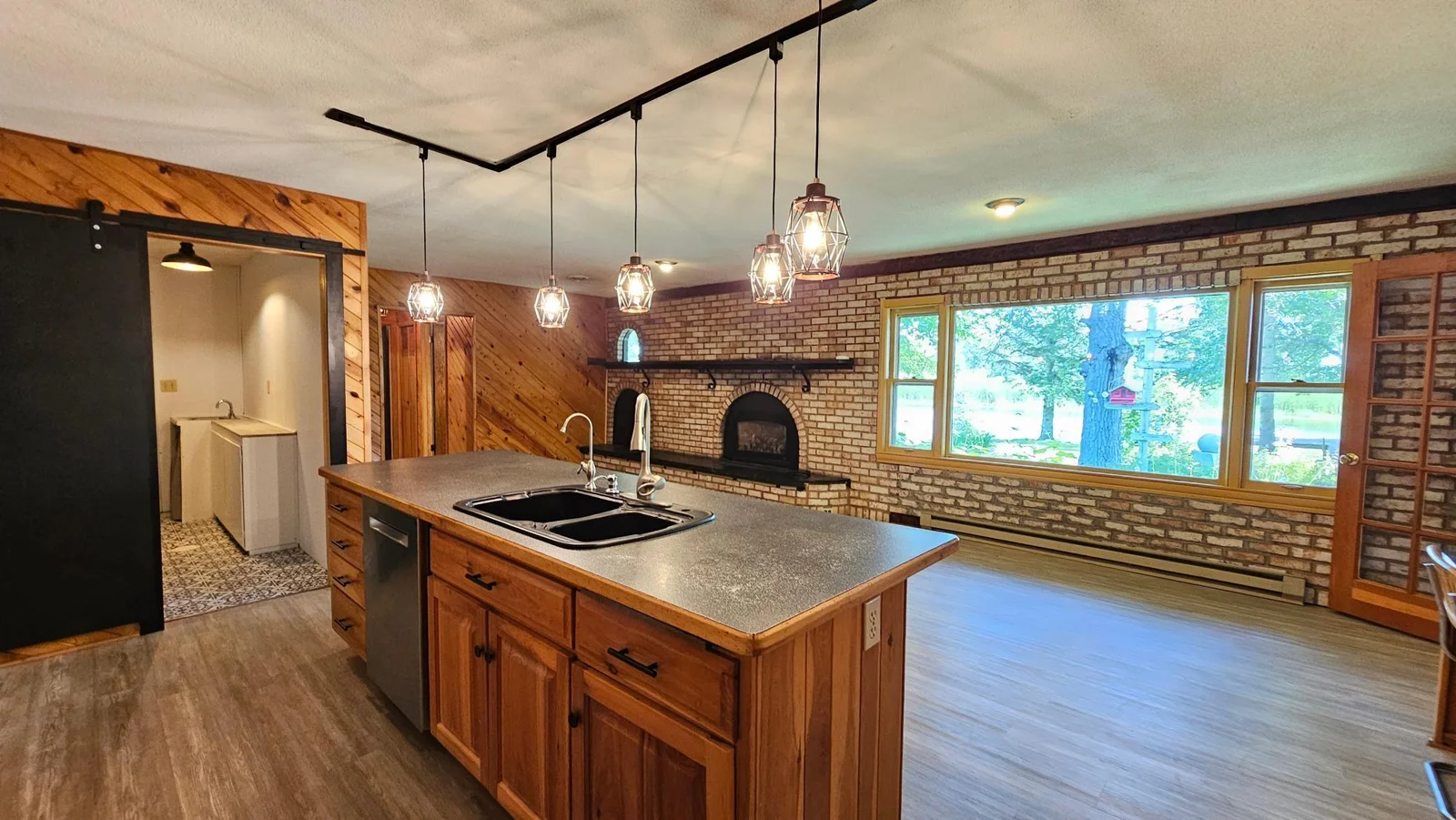 Kitchen/Dining