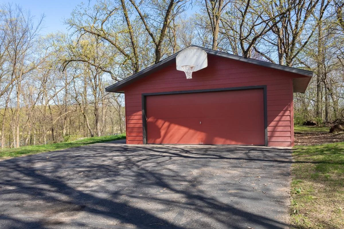 Detached garage