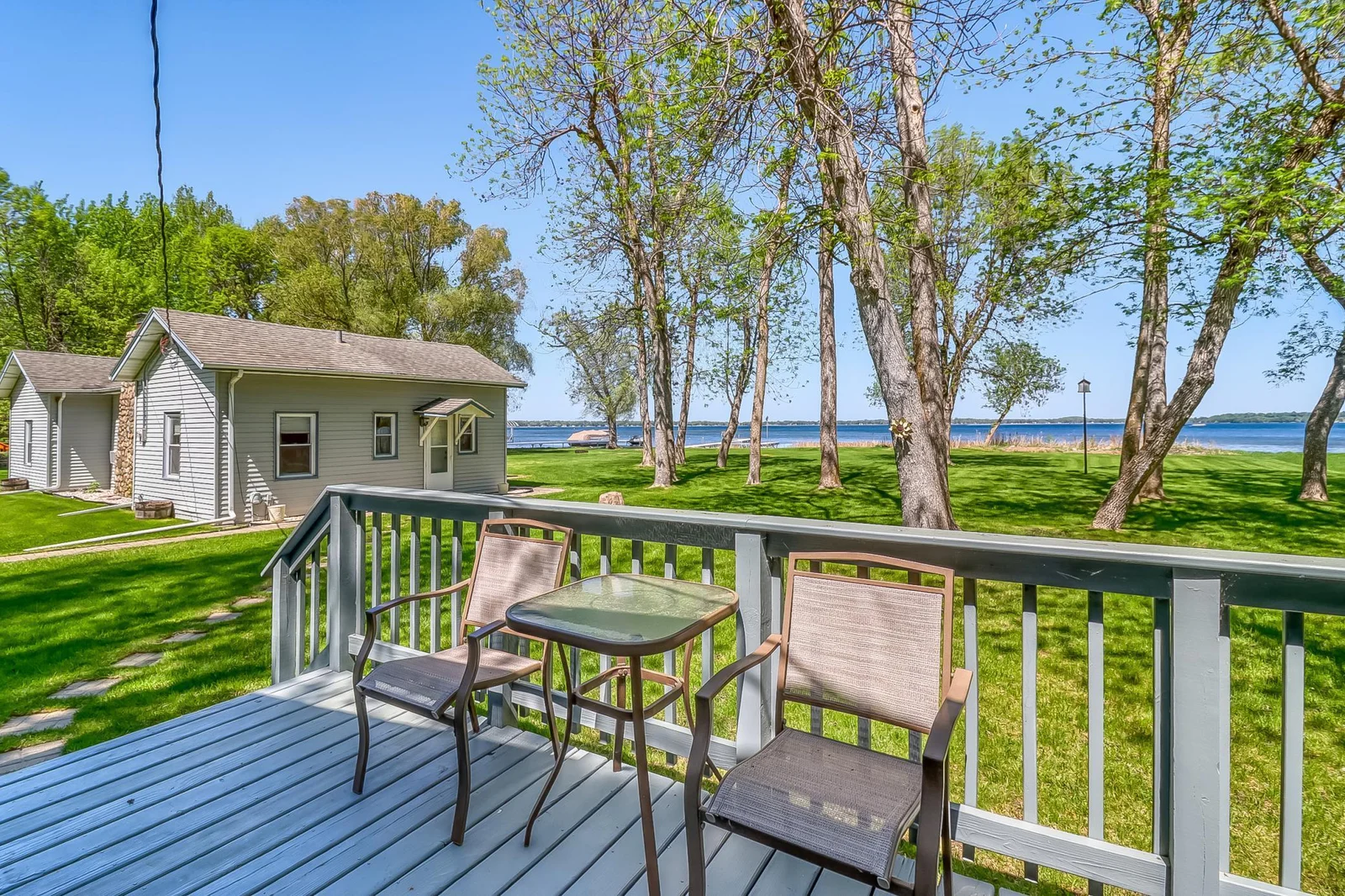 guesthouse deck