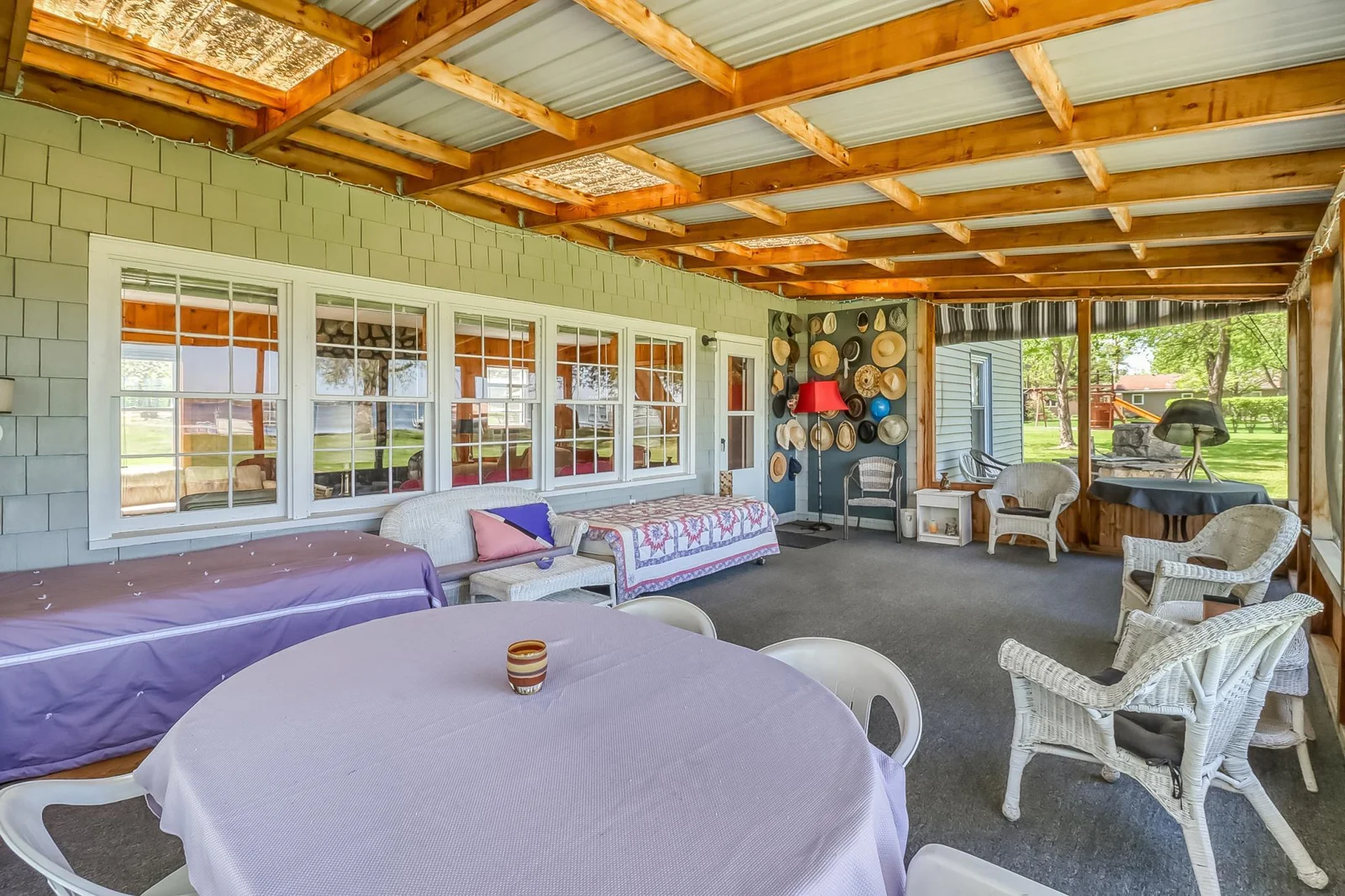 House_sunporch1_4.jpg