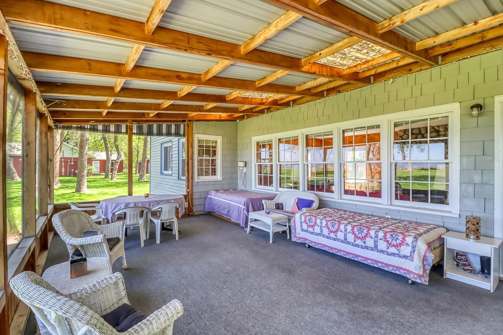 Huge Screened Porch