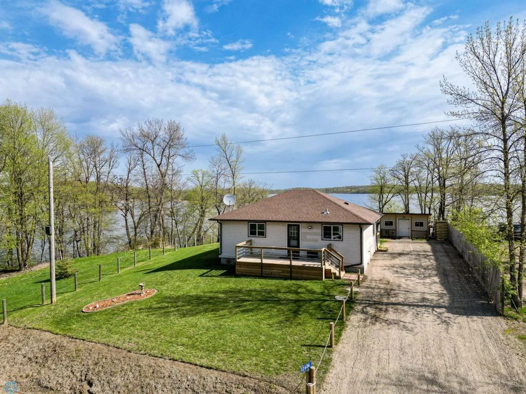 Welcome to 12606 S Abbey Lake Ln!
