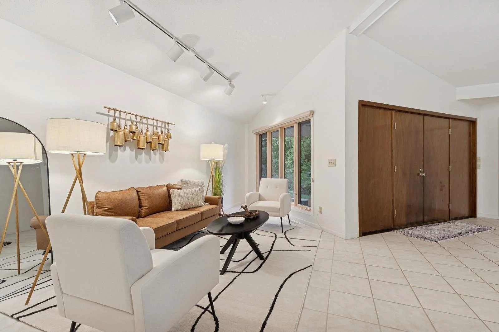 Front Sitting Area