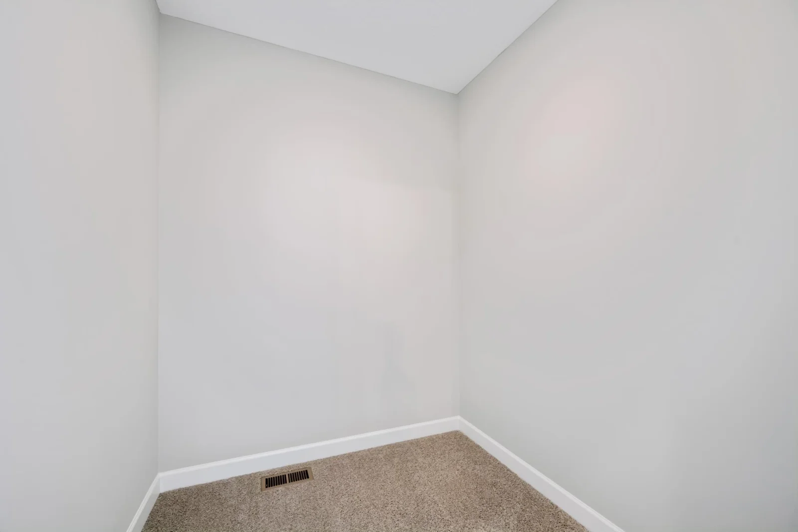 Primary Walk In Closet .jpg