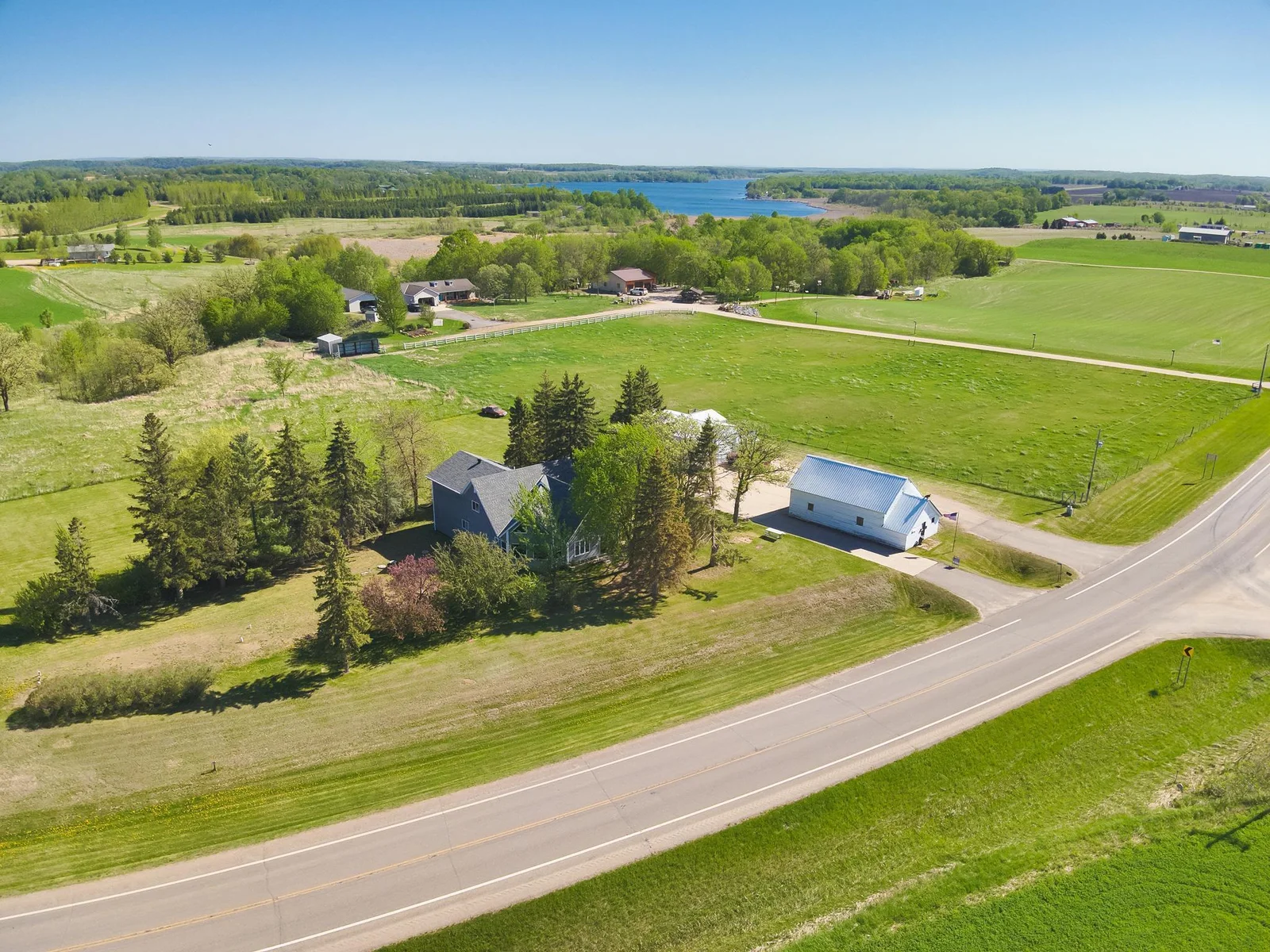 35445 County Highway 36, Vergas