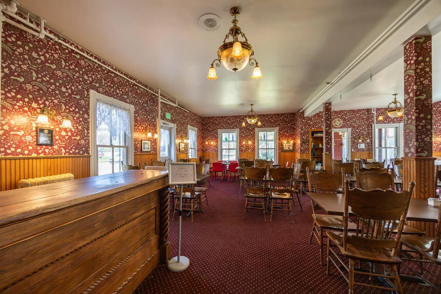 Family restaurant with 100+ seating