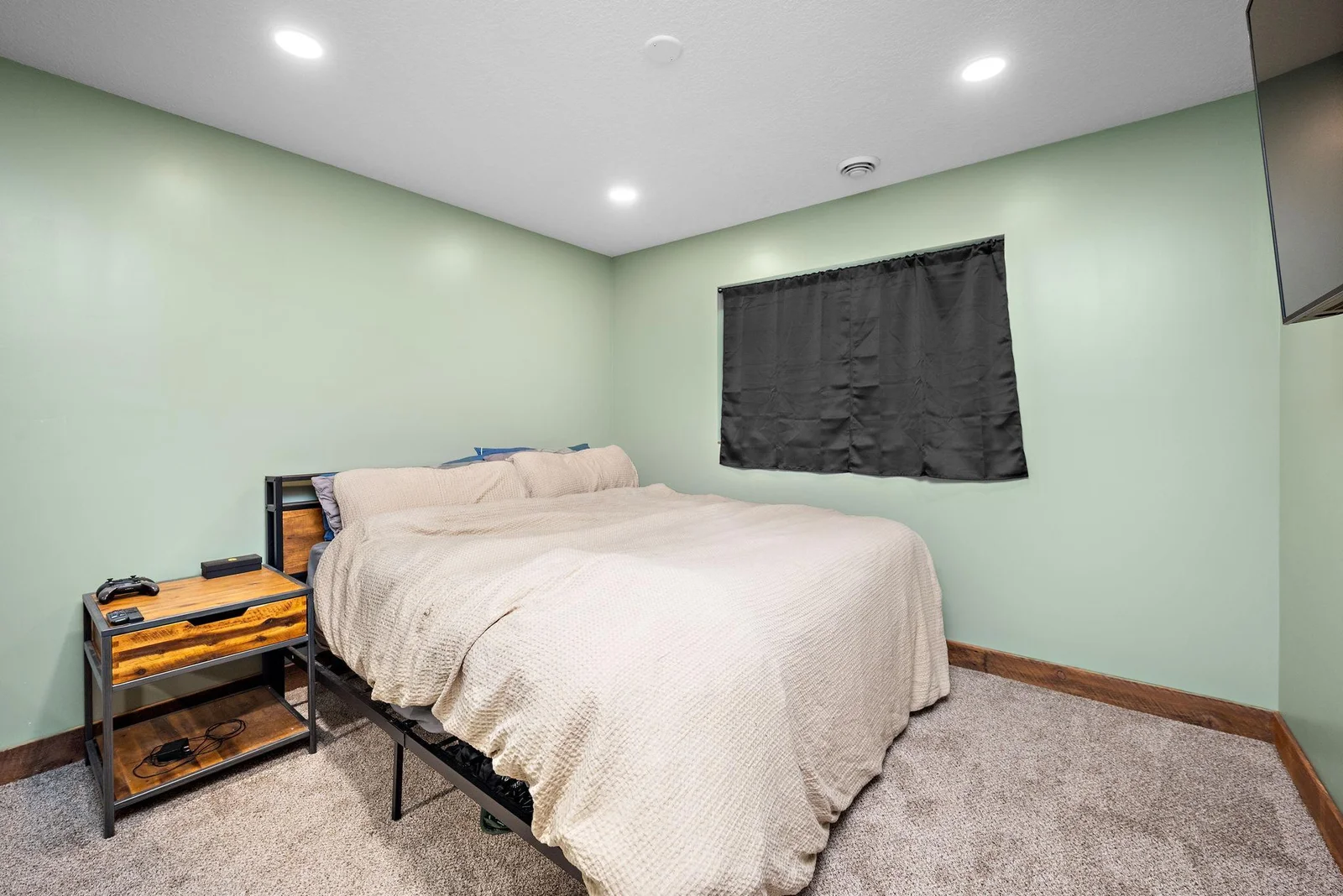 Lower level bedroom #4