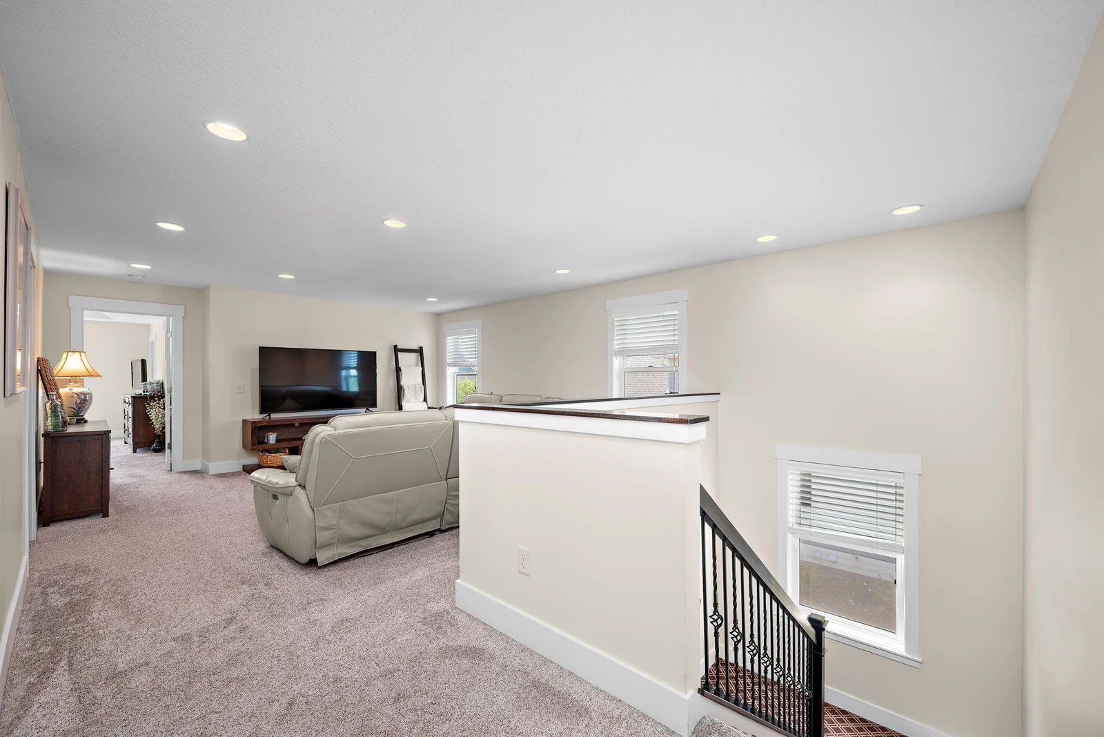 22-web-or-mls-1013-planters-path.jpg